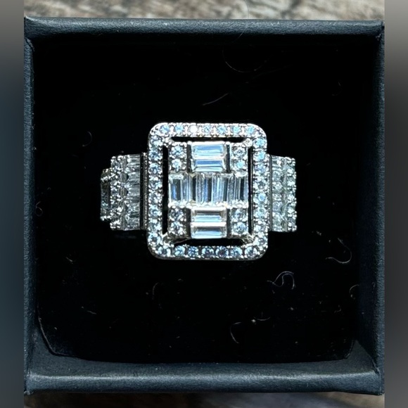 Diamond ring, size 6, Fake - Picture 4 of 6